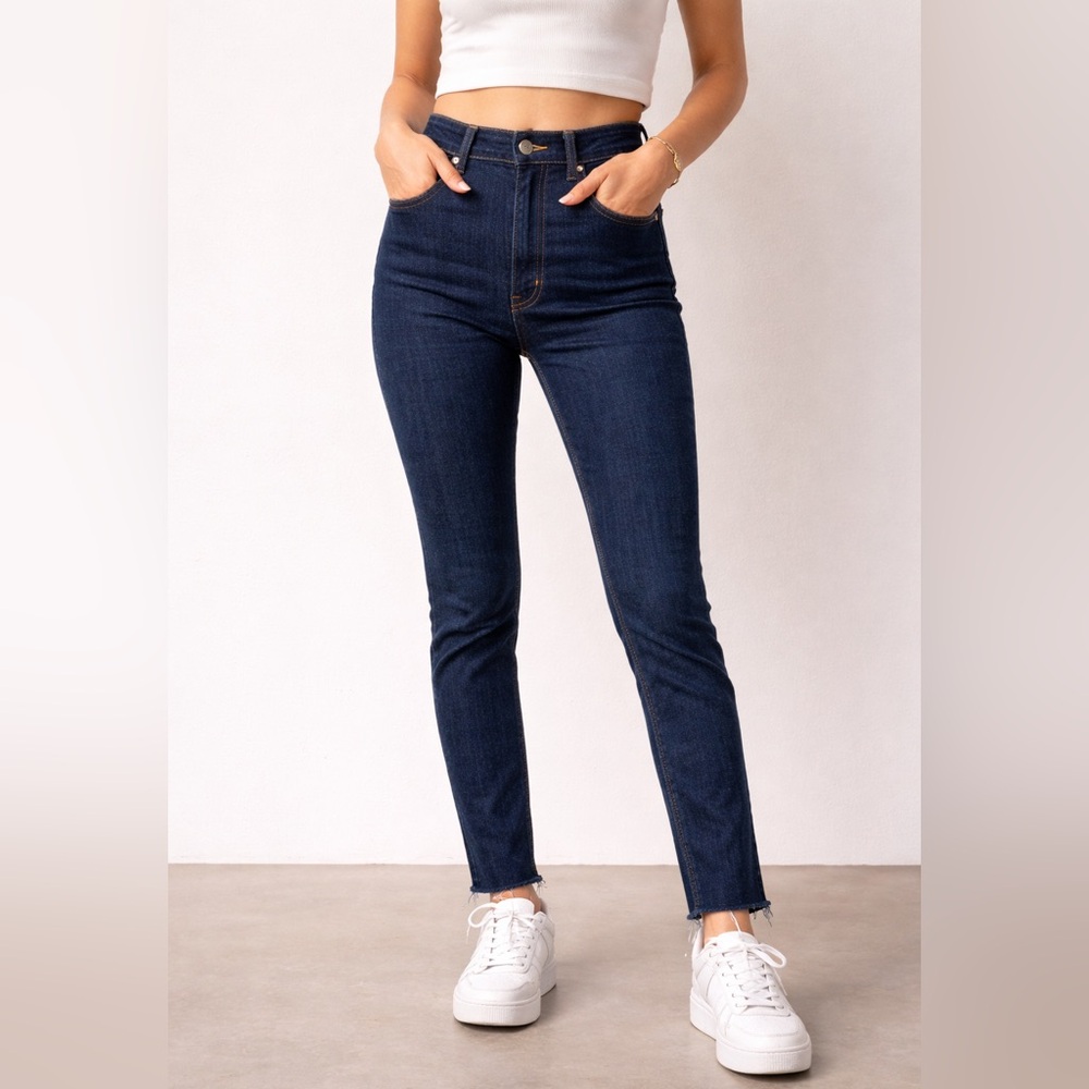 RE/DONE High Rise Slim Jeans – Dark Wash – Raw Hem – Made in USA (NWOT)